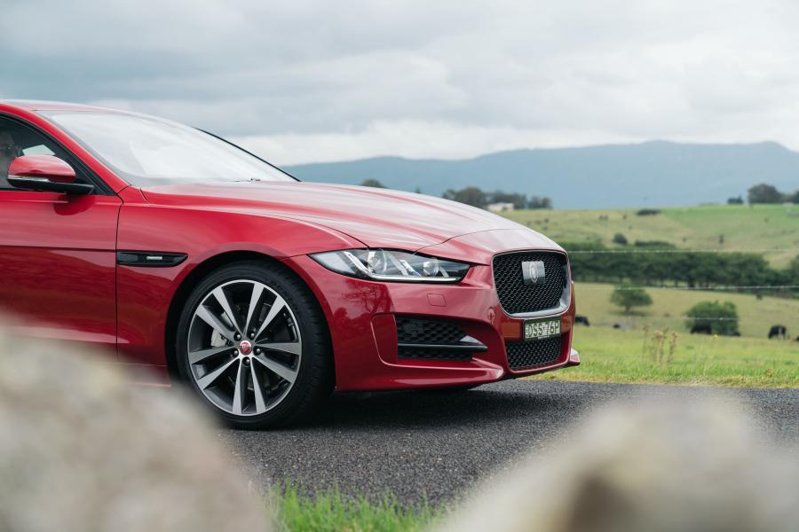  Jaguar XE 25t R-Sport 2015 года  (AU) (фото 24 из 40)